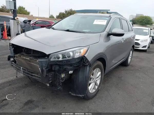 5XYPG4A52GG083740 2016 KIA SORENTO - Image 2