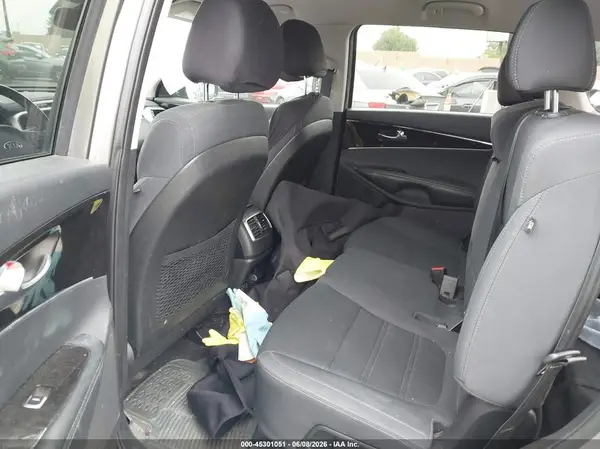 5XYPG4A52GG083740 2016 KIA SORENTO - Image 8