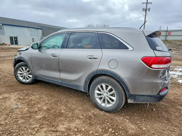 5XYPG4A52GG088601 2016 KIA SORENTO - Image 2
