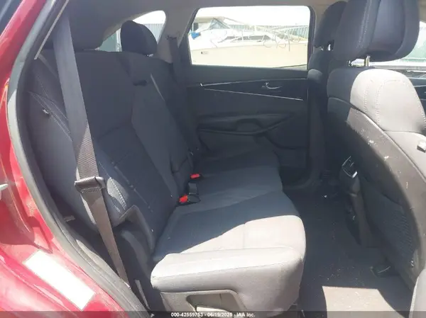 5XYPG4A52GG138686 2016 KIA SORENTO - Image 8