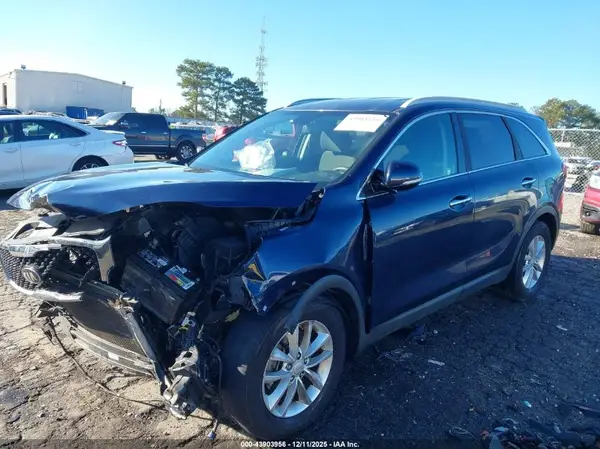 5XYPG4A52GG141099 2016 KIA SORENTO - Image 2
