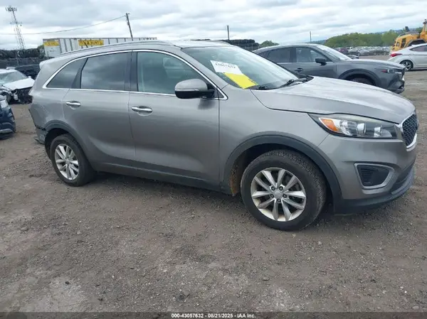 5XYPG4A52GG145878 2016 KIA SORENTO - Image 1