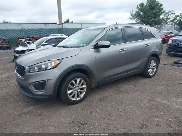 5XYPG4A52GG145878 2016 KIA SORENTO - Image 2