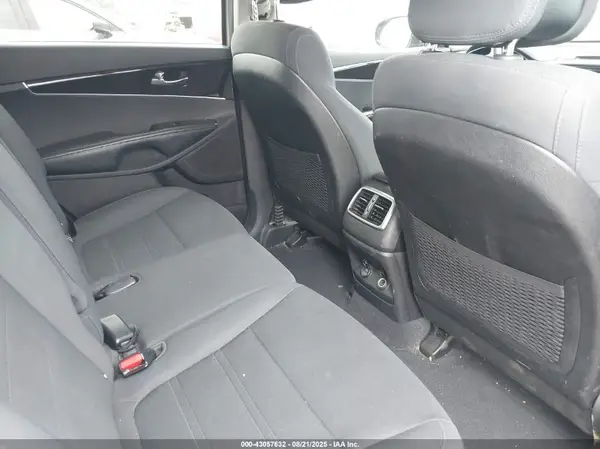 5XYPG4A52GG145878 2016 KIA SORENTO - Image 8