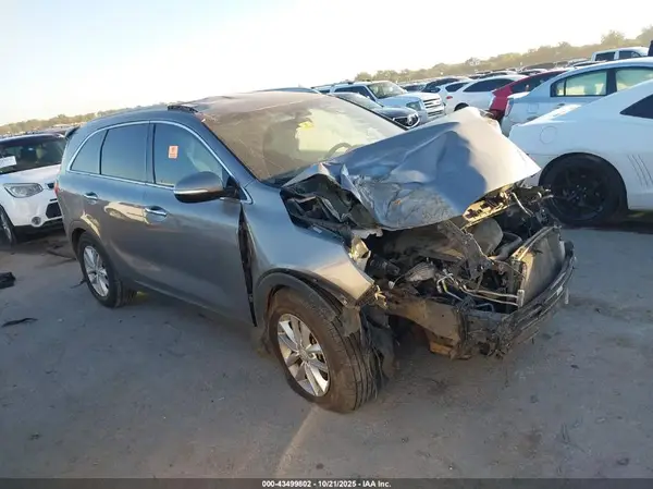 5XYPG4A52GG177973 2016 KIA SORENTO - Image 1