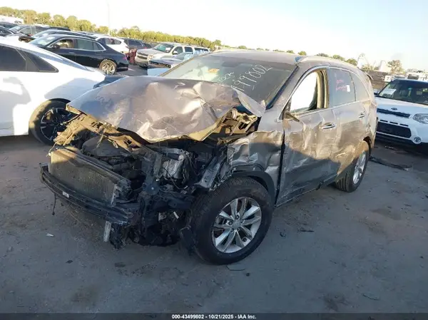 5XYPG4A52GG177973 2016 KIA SORENTO - Image 2