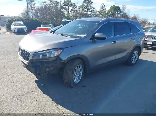 5XYPG4A52HG188506 2017 KIA SORENTO - Image 2