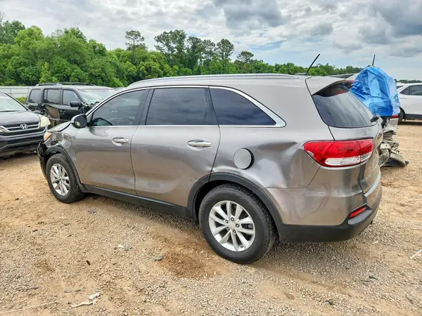 5XYPG4A52HG209693 2017 KIA SORENTO - Image 2