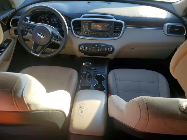 5XYPG4A52HG214022 2017 KIA SORENTO - Image 8