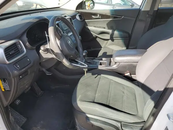 5XYPG4A52HG217020 2017 KIA SORENTO - Image 8