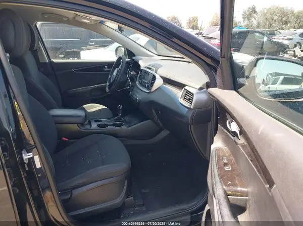 5XYPG4A52HG219222 2017 KIA SORENTO - Image 8