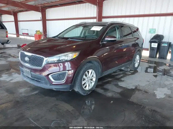 5XYPG4A52HG222007 2017 KIA SORENTO - Image 2