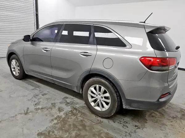 5XYPG4A52HG225411 2017 KIA SORENTO - Image 2