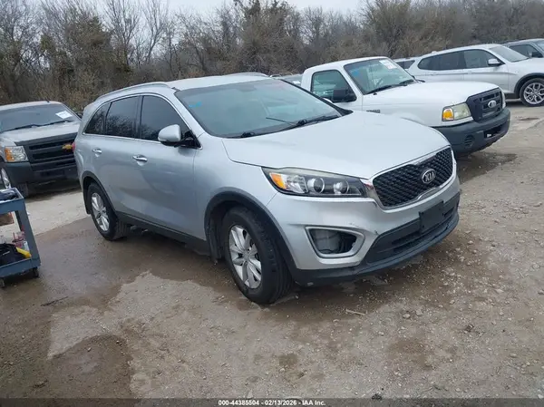 5XYPG4A52HG225635 2017 KIA SORENTO - Image 1