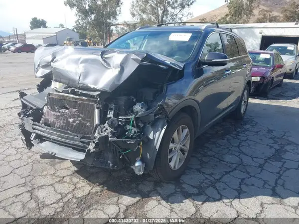 5XYPG4A52HG228342 2017 KIA SORENTO - Image 2