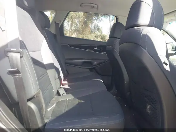 5XYPG4A52HG228342 2017 KIA SORENTO - Image 8