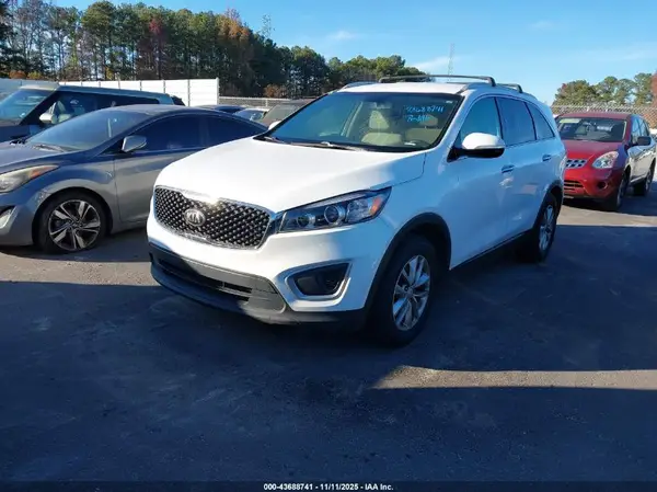 5XYPG4A52HG238546 2017 KIA SORENTO - Image 2