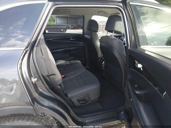 5XYPG4A52HG254097 2017 KIA SORENTO - Image 8