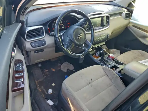 5XYPG4A52HG288413 2017 KIA SORENTO - Image 8