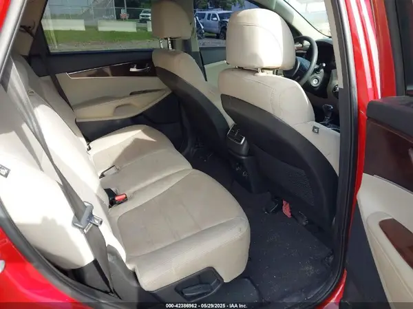 5XYPG4A52HG300625 2017 KIA SORENTO - Image 8