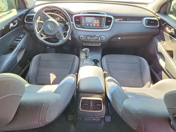5XYPG4A52HG305646 2017 KIA SORENTO - Image 8