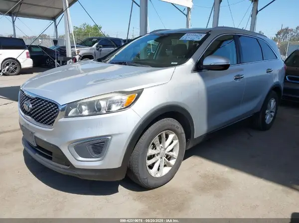 5XYPG4A52HG312189 2017 KIA SORENTO - Image 2