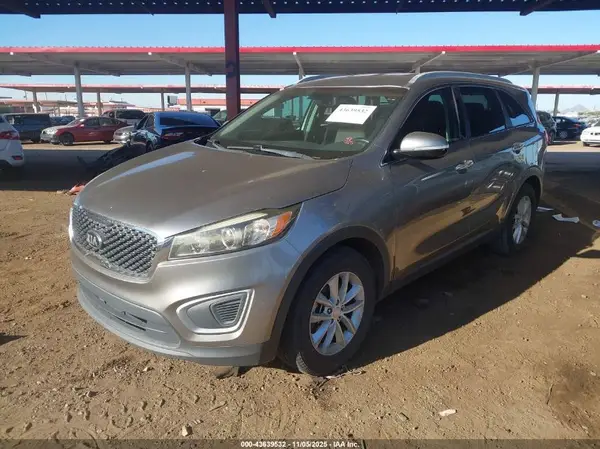 5XYPG4A52JG340936 2018 KIA SORENTO - Image 2
