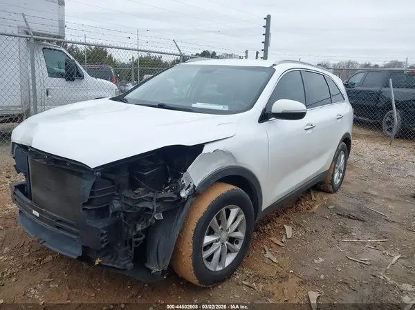 5XYPG4A52JG350706 2018 KIA SORENTO - Image 2