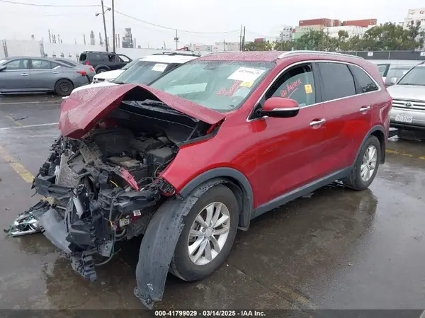 5XYPG4A52JG357607 2018 KIA SORENTO - Image 2