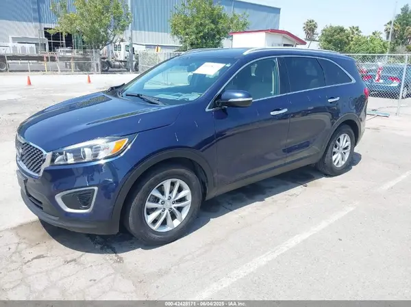 5XYPG4A52JG358188 2018 KIA SORENTO - Image 2