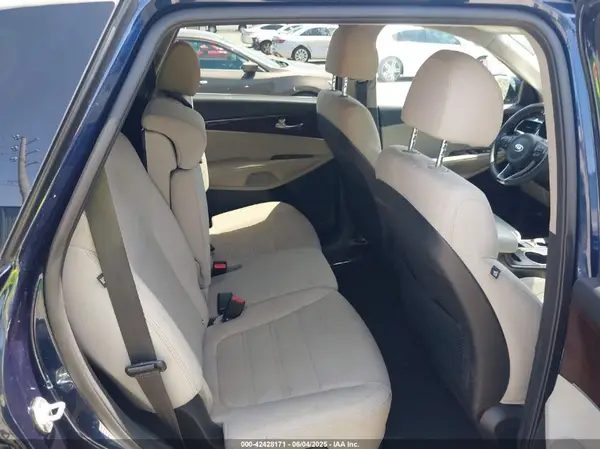 5XYPG4A52JG358188 2018 KIA SORENTO - Image 8