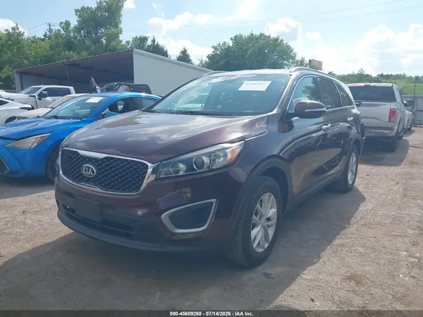 5XYPG4A52JG385133 2018 KIA SORENTO - Image 2