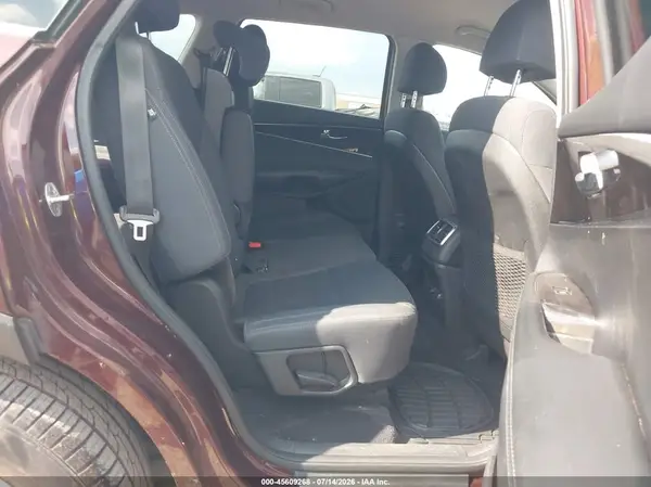 5XYPG4A52JG385133 2018 KIA SORENTO - Image 8