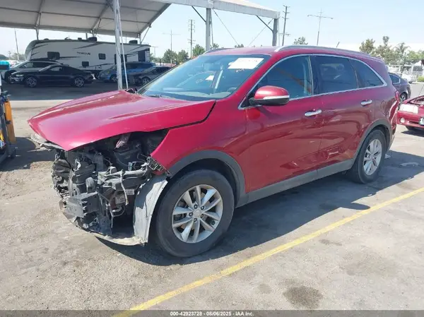 5XYPG4A52JG387108 2018 KIA SORENTO - Image 2