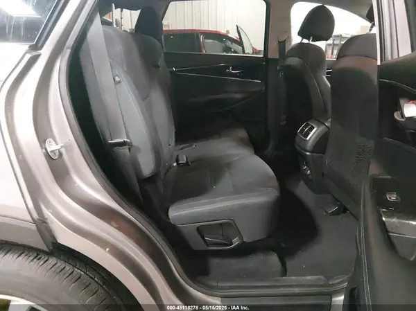 5XYPG4A52JG387433 2018 KIA SORENTO - Image 8