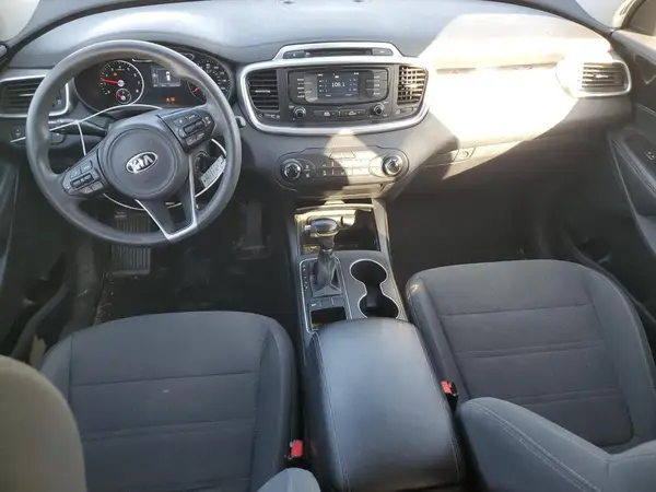 5XYPG4A52JG388811 2018 KIA SORENTO - Image 8