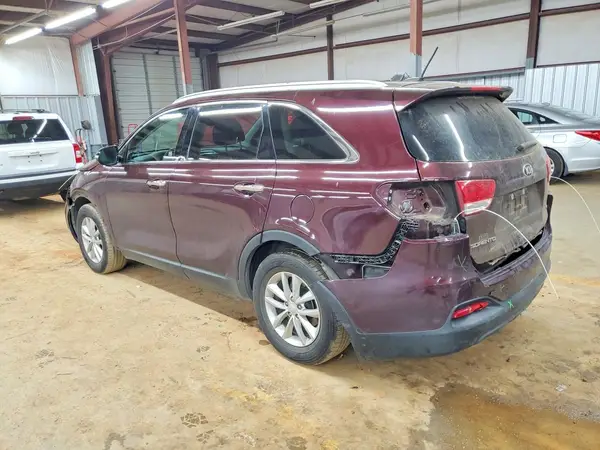 5XYPG4A52JG394575 2018 KIA SORENTO - Image 2