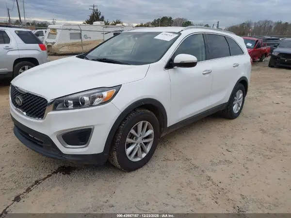 5XYPG4A52JG394804 2018 KIA SORENTO - Image 2