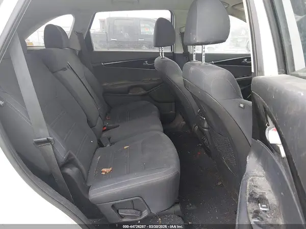 5XYPG4A52KG440293 2019 KIA SORENTO - Image 8