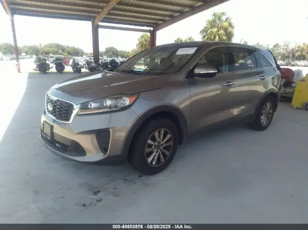 5XYPG4A52KG440780 2019 KIA SORENTO - Image 2
