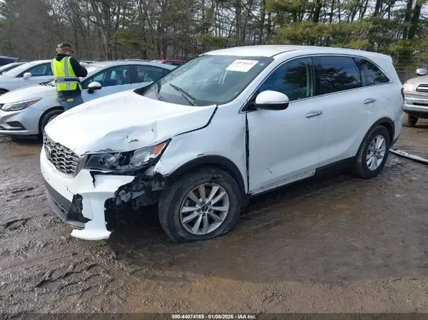 5XYPG4A52KG440911 2019 KIA SORENTO - Image 2