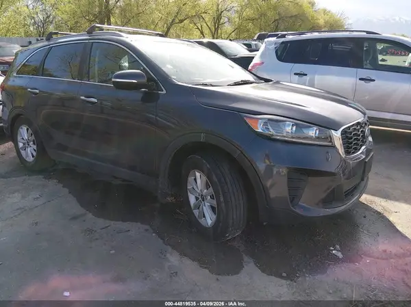5XYPG4A52KG465128 2019 KIA SORENTO - Image 1