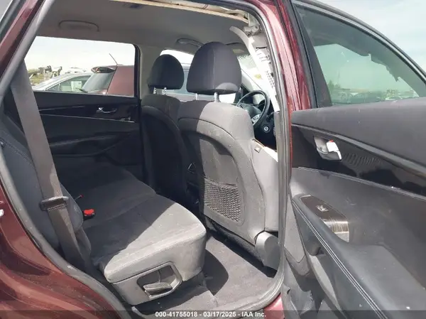 5XYPG4A52KG482706 2019 KIA SORENTO - Image 8