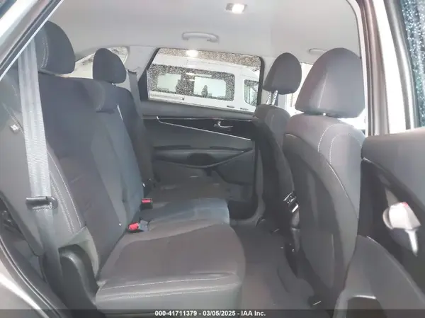 5XYPG4A52KG485699 2019 KIA SORENTO - Image 8