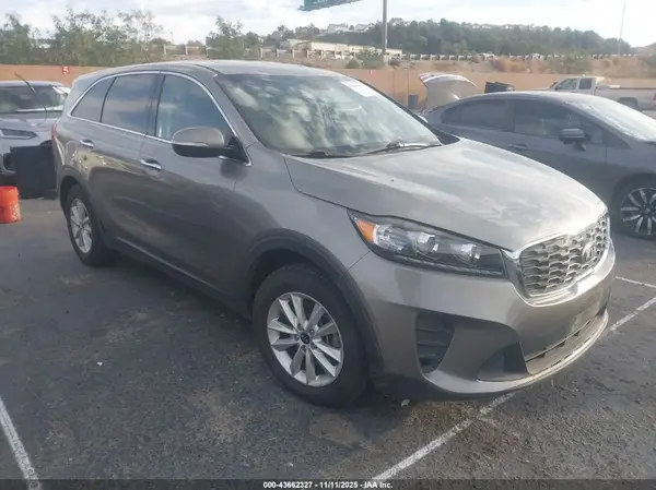 5XYPG4A52KG488991 2019 KIA SORENTO - Image 1