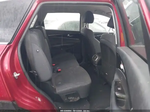 5XYPG4A52KG489932 2019 KIA SORENTO - Image 8