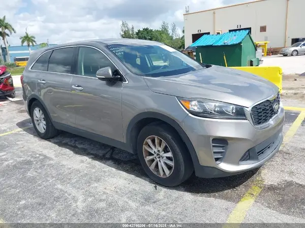 5XYPG4A52KG490952 2019 KIA SORENTO - Image 1