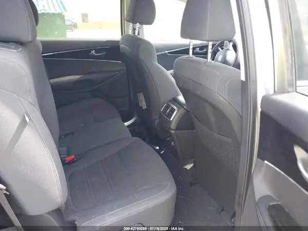 5XYPG4A52KG490952 2019 KIA SORENTO - Image 8