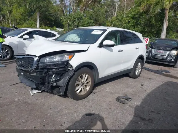 5XYPG4A52KG494371 2019 KIA SORENTO - Image 2