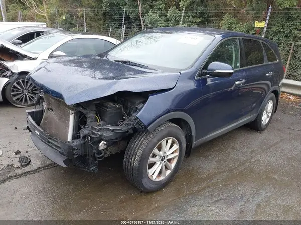 5XYPG4A52KG495584 2019 KIA SORENTO - Image 2
